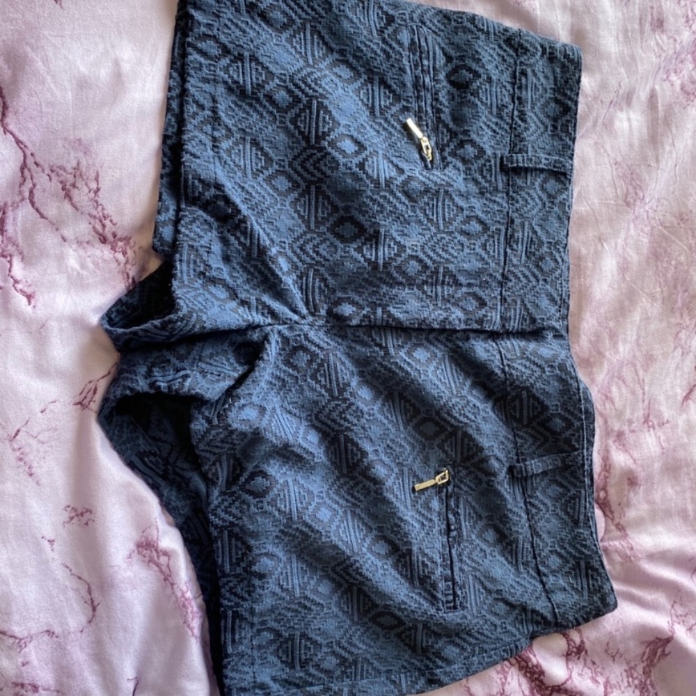 Ladies shorts size 10-12